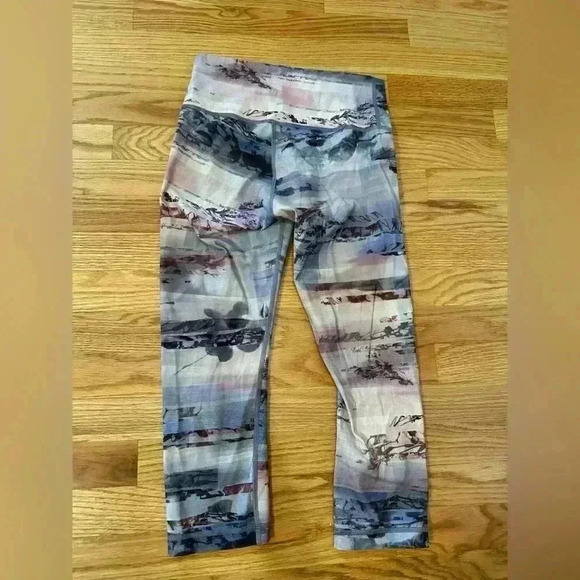Lululemon Wunder Under Crop (High-Rise) *Full-On Luxtreme 21" - Size 6 - Picture 3 of 5